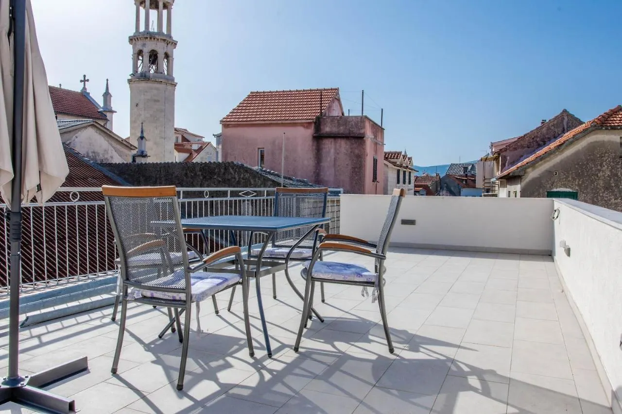 Apartments By The Sea Kastel Novi, Kastela - 21006