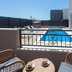  Appartement Modern With Swimming Pool