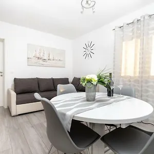  Apartament Apartman Topic